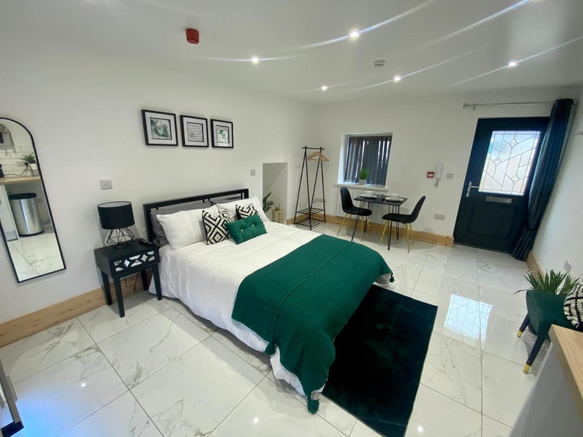 Stylish Studio Apartment In Centre Of St Clears Exteriör bild